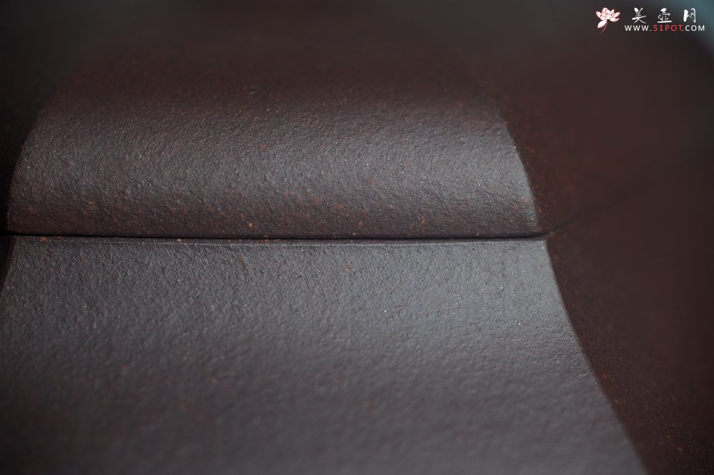 紫砂壶图片：美壶特惠 潜力股凌晨老师 精致紫泥全手工六方君德壶 期待与您结缘 - 宜兴紫砂壶网