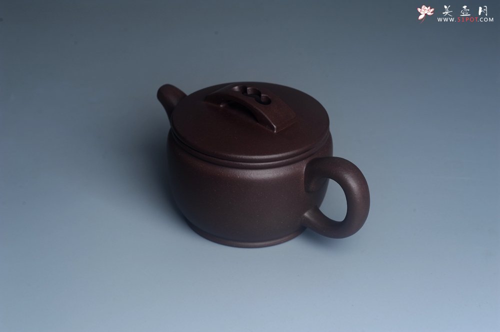 紫砂壶图片：美壶特惠 潜力股周学学老师 精工典范  精致老紫泥汉瓦壶 - 宜兴紫砂壶网