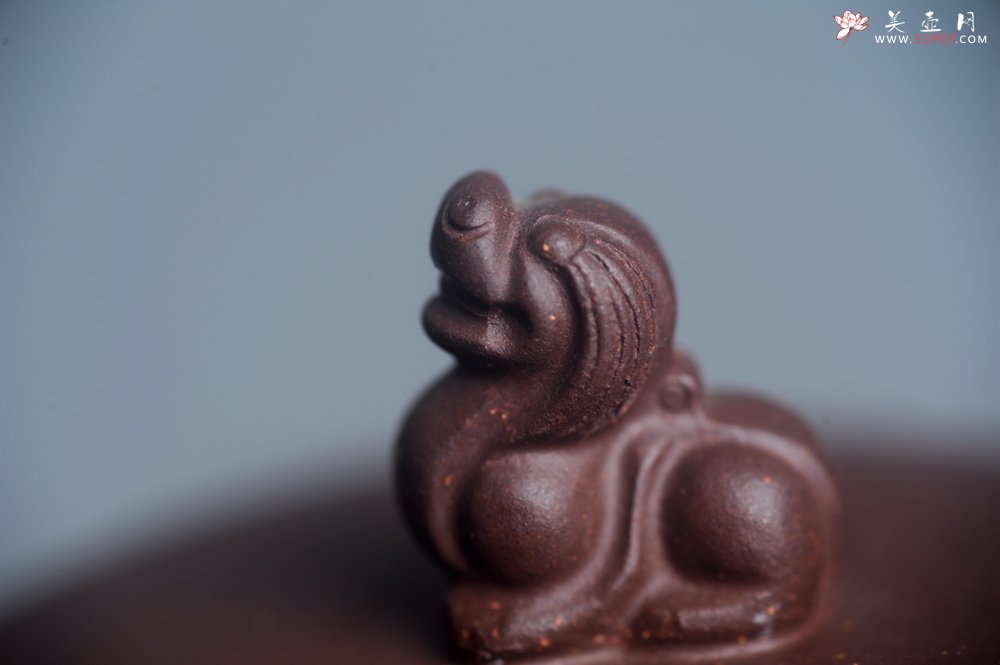 紫砂壶图片：美壶特惠 大口实用精工瑞狮壶 茶人醉爱 - 宜兴紫砂壶网