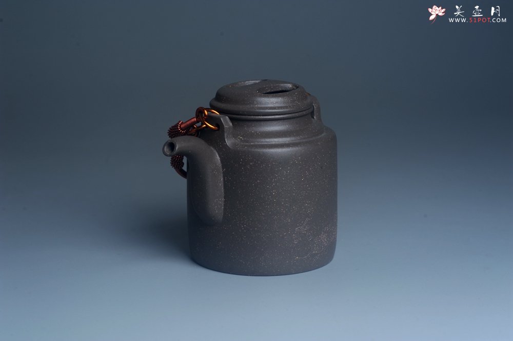 紫砂壶图片：美壶特惠 精致青段洋桶壶 清茶品日月 老酒醉人生 - 宜兴紫砂壶网