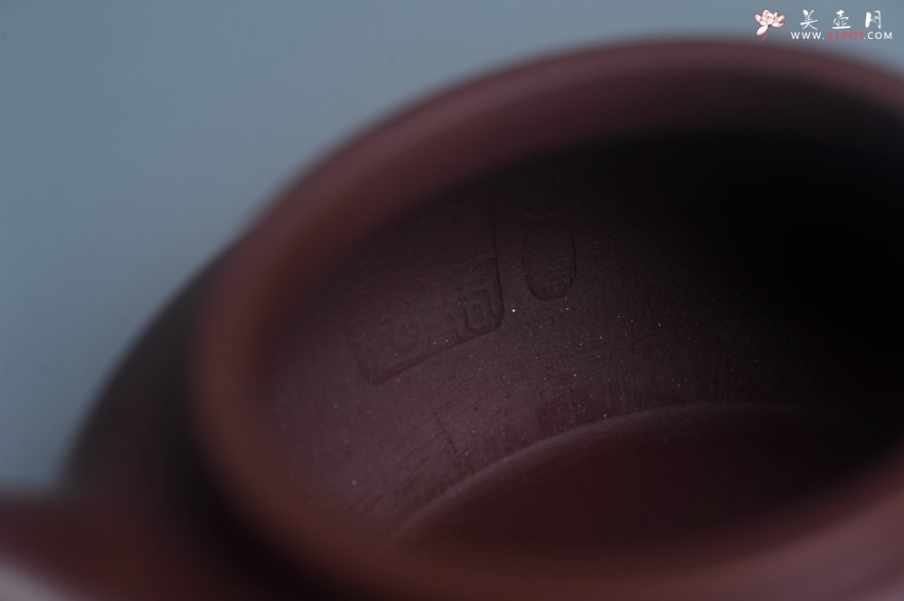 紫砂壶图片：潜力股周小培老师 4号井深井红皮龙 超精致全手工仿古壶 做工不输万元同类作品 - 宜兴紫砂壶网