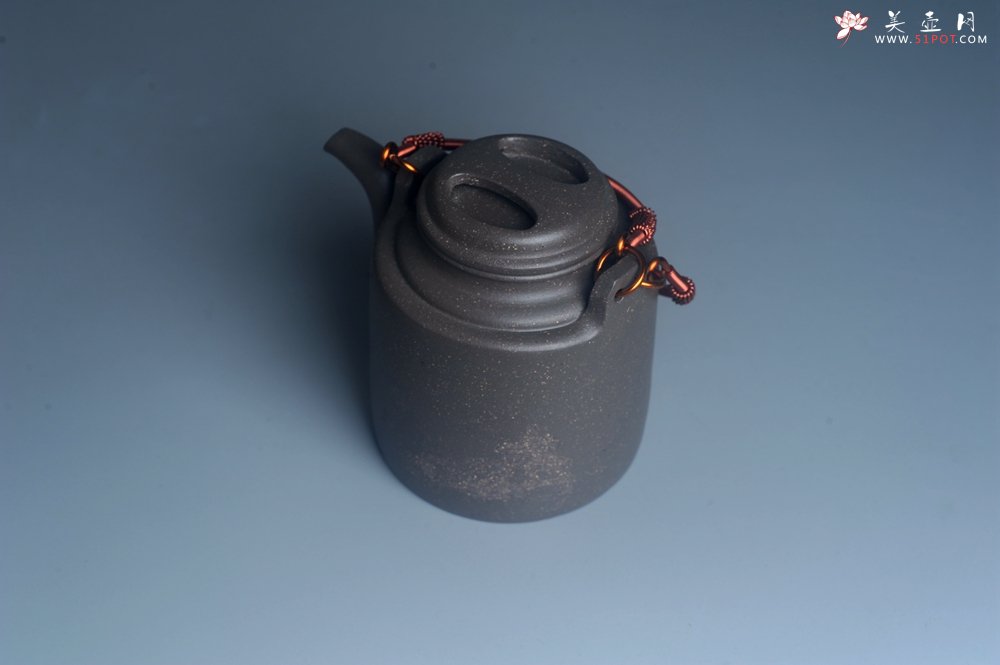 紫砂壶图片：美壶特惠 精致青段洋桶壶 清茶品日月 老酒醉人生 - 宜兴紫砂壶网