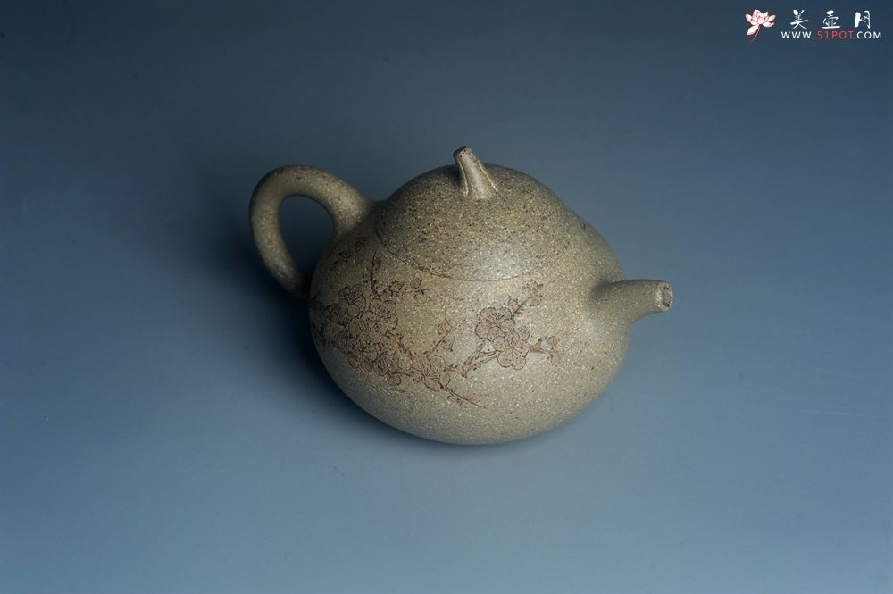 紫砂壶图片：实力派工艺师周斌 极品芝麻段泥 全手工茄瓜壶 装饰墨梅特文气 - 宜兴紫砂壶网