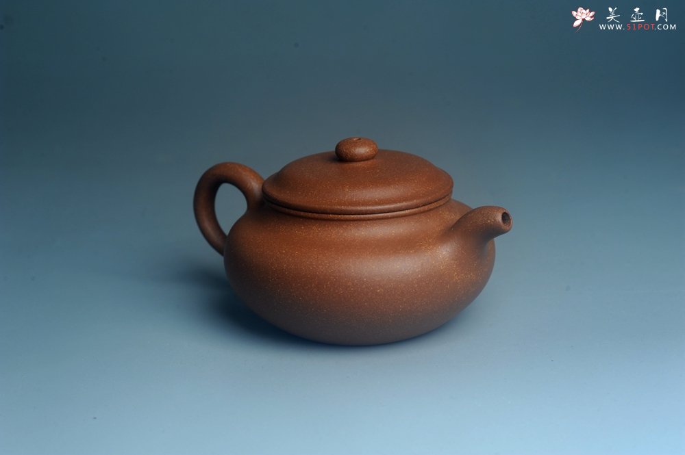 紫砂壶图片：美壶特惠 精致黄降坡泥仿古壶 茶人醉爱 - 宜兴紫砂壶网