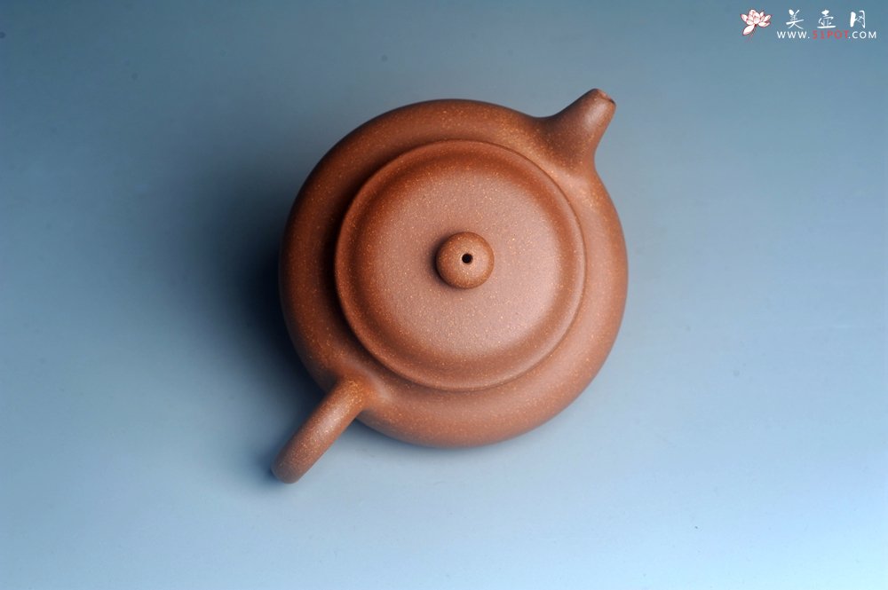 紫砂壶图片：美壶特惠 精致黄降坡泥仿古壶 茶人醉爱 - 宜兴紫砂壶网