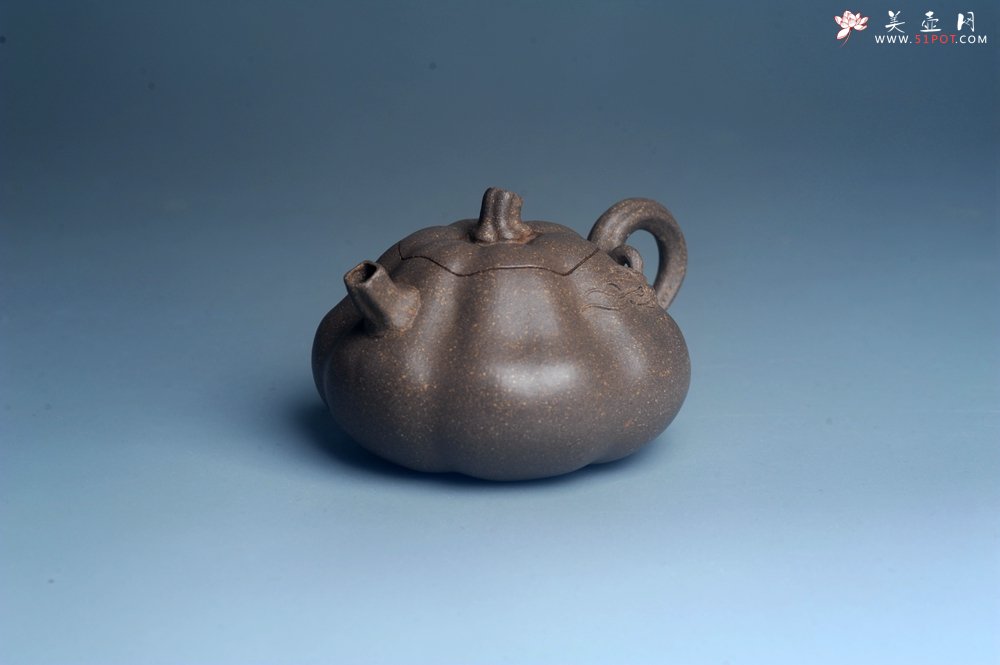 紫砂壶图片：美壶特惠 优质青降坡泥精致卡盖全手工仿生小南瓜 - 宜兴紫砂壶网