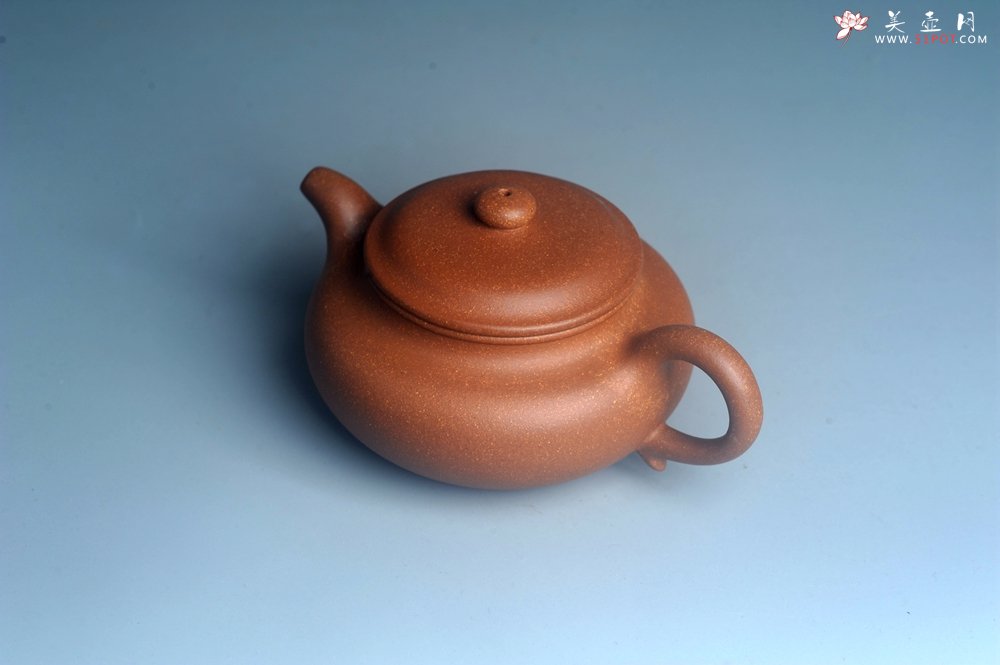 紫砂壶图片：美壶特惠 精致黄降坡泥仿古壶 茶人醉爱 - 宜兴紫砂壶网