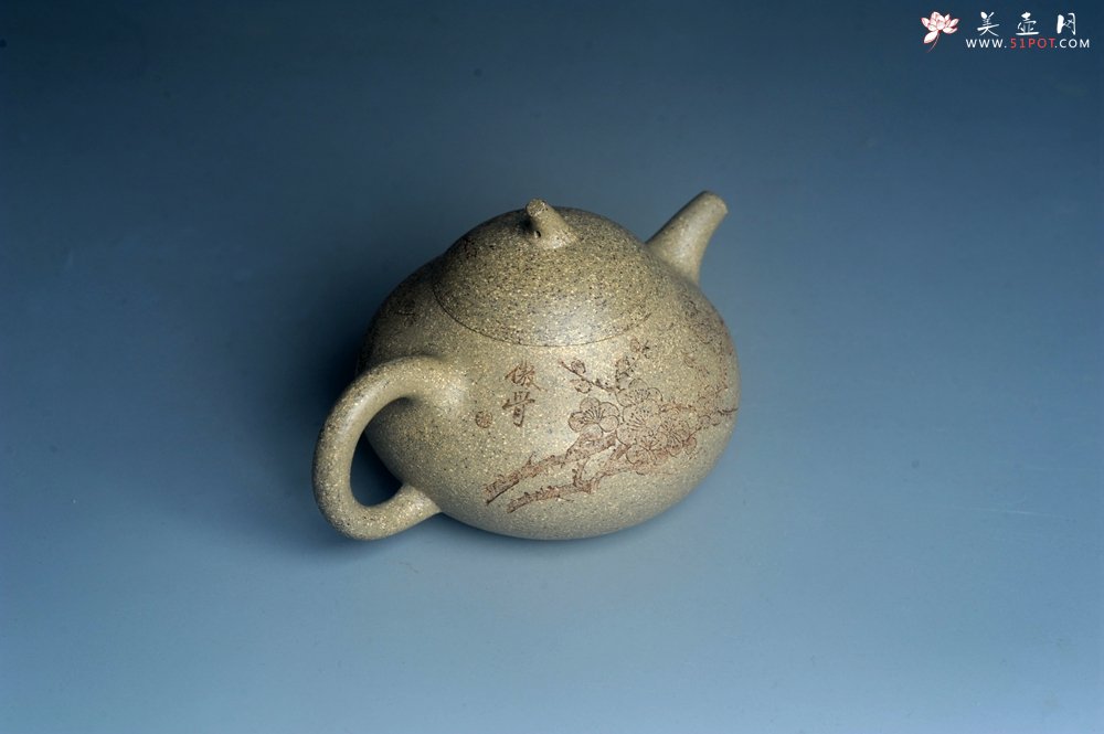 紫砂壶图片：实力派工艺师周斌 极品芝麻段泥 全手工茄瓜壶 装饰墨梅特文气 - 宜兴紫砂壶网