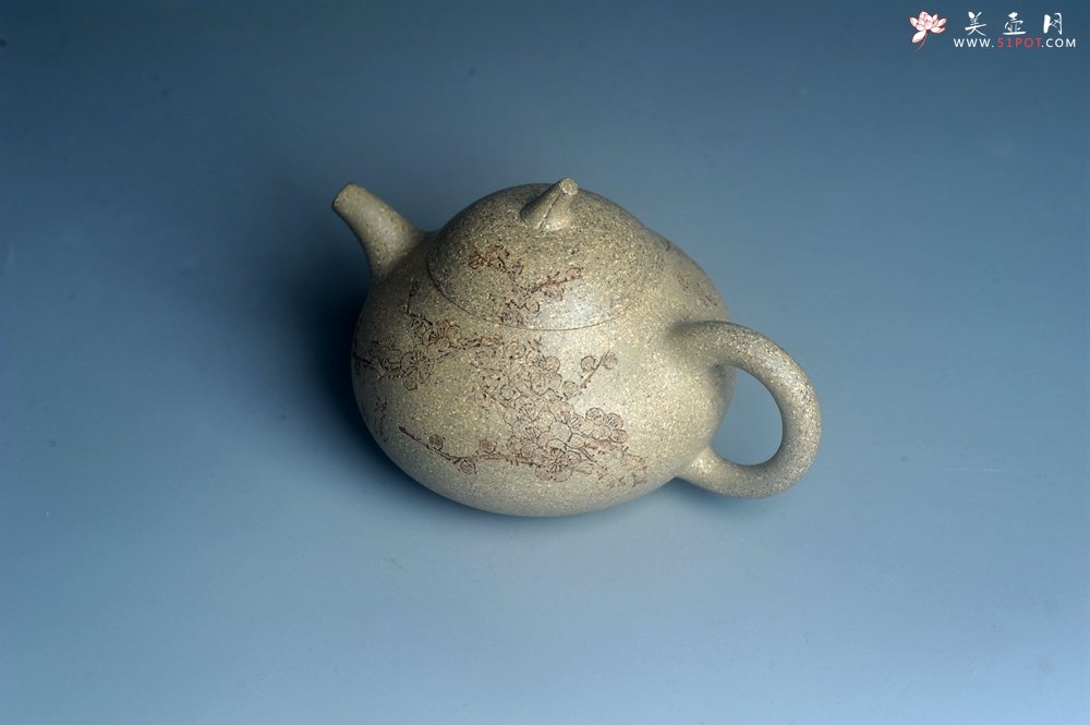 紫砂壶图片：实力派工艺师周斌 极品芝麻段泥 全手工茄瓜壶 装饰墨梅特文气 - 宜兴紫砂壶网