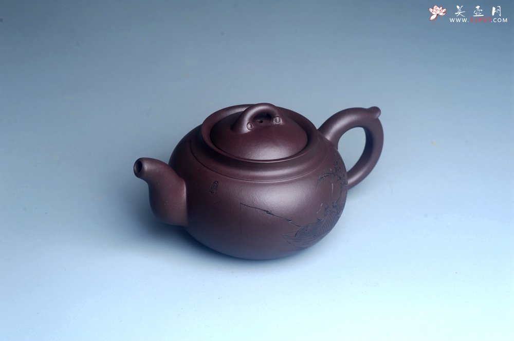 紫砂壶图片：特油润底曹青 全手工大蕴存心壶 寒江独钓 卡盖难度相当大 期待与亲结缘 - 宜兴紫砂壶网