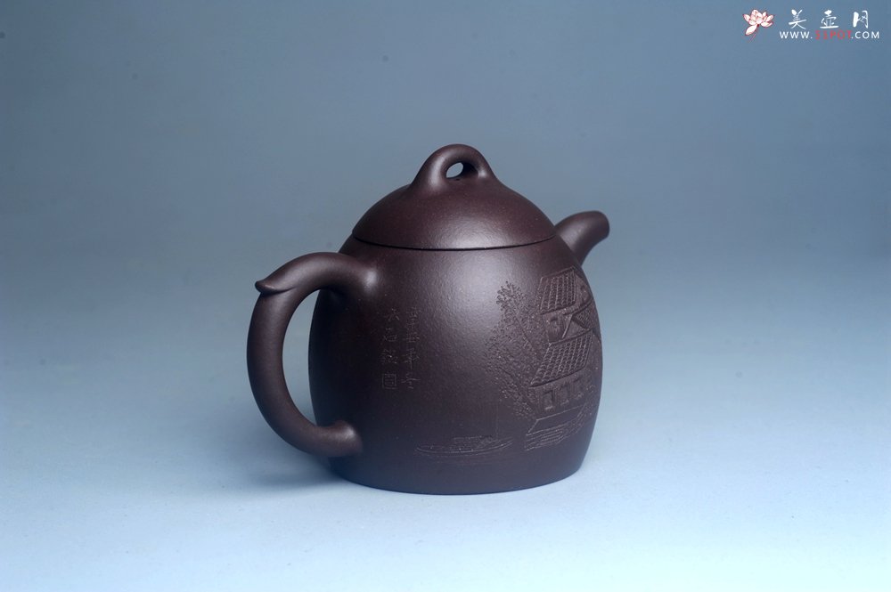 紫砂壶图片：美壶特惠 超精致老紫泥秦权壶 立体雕刻山水 特文气 - 宜兴紫砂壶网