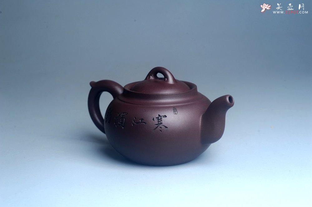 紫砂壶图片：特油润底曹青 全手工大蕴存心壶 寒江独钓 卡盖难度相当大 期待与亲结缘 - 宜兴紫砂壶网