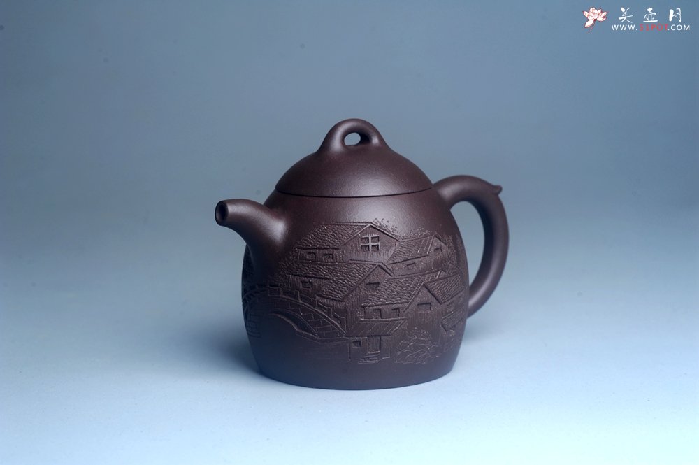 紫砂壶图片：美壶特惠 超精致老紫泥秦权壶 立体雕刻山水 特文气 - 宜兴紫砂壶网