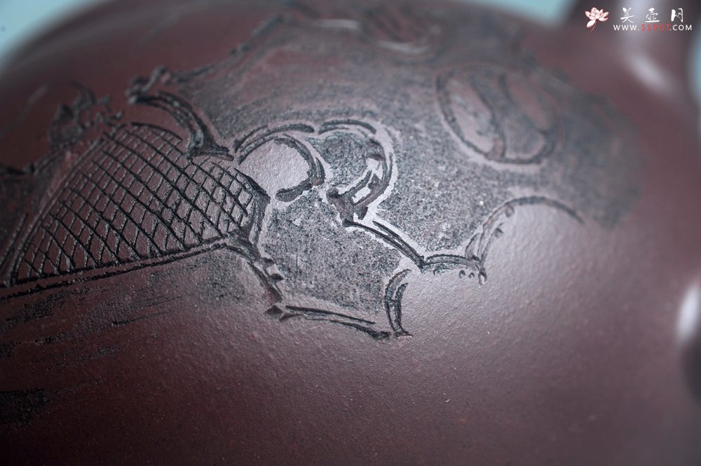 紫砂壶图片：特油润底曹青 全手工大蕴存心壶 寒江独钓 卡盖难度相当大 期待与亲结缘 - 宜兴紫砂壶网