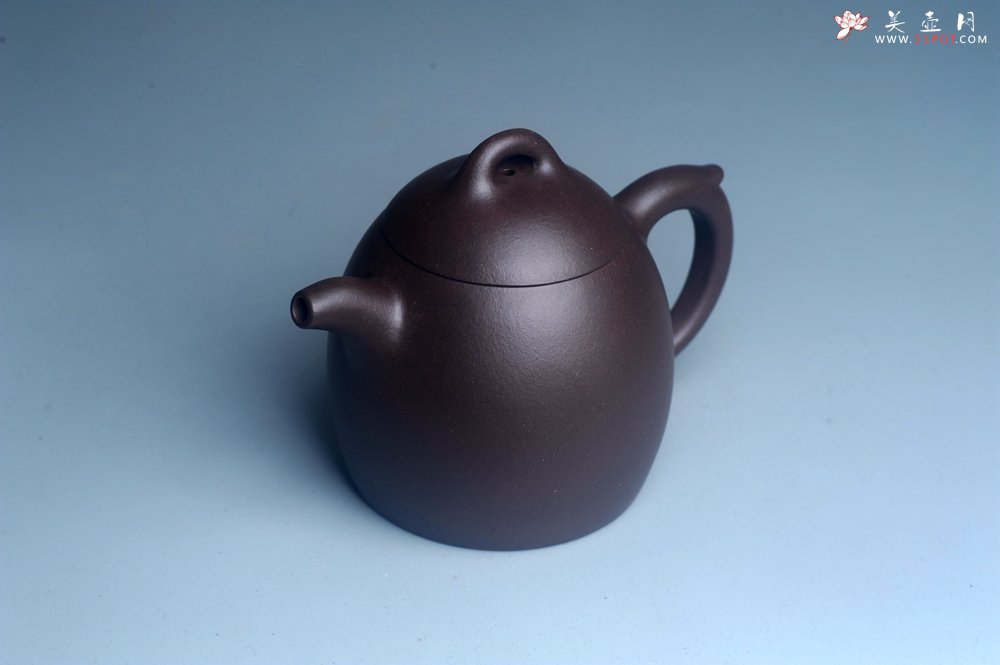 紫砂壶图片：美壶特惠 超精致老紫泥秦权壶 特文气 - 宜兴紫砂壶网
