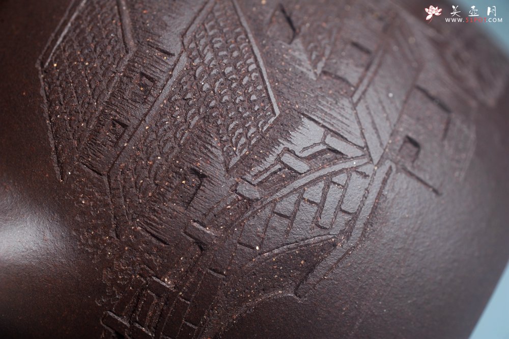 紫砂壶图片：美壶特惠 超精致老紫泥秦权壶 立体雕刻山水 特文气 - 宜兴紫砂壶网