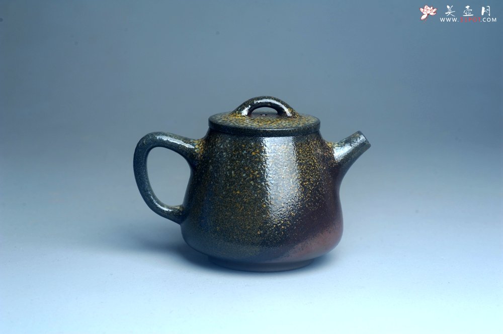 紫砂壶图片：美壶特惠 精致柴烧高石瓢壶 柴烧之佳品 - 宜兴紫砂壶网