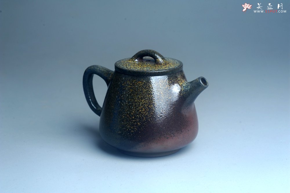 紫砂壶图片：美壶特惠 精致柴烧高石瓢壶 柴烧之佳品 - 宜兴紫砂壶网
