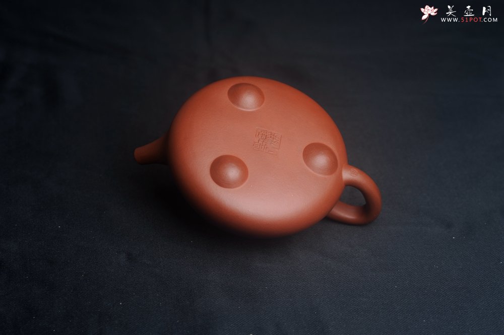 紫砂壶图片：潜力股周小培老师 老师家藏黄龙山一号井小红泥 全手工曼生石瓢 不肥而坚是以永年 - 宜兴紫砂壶网