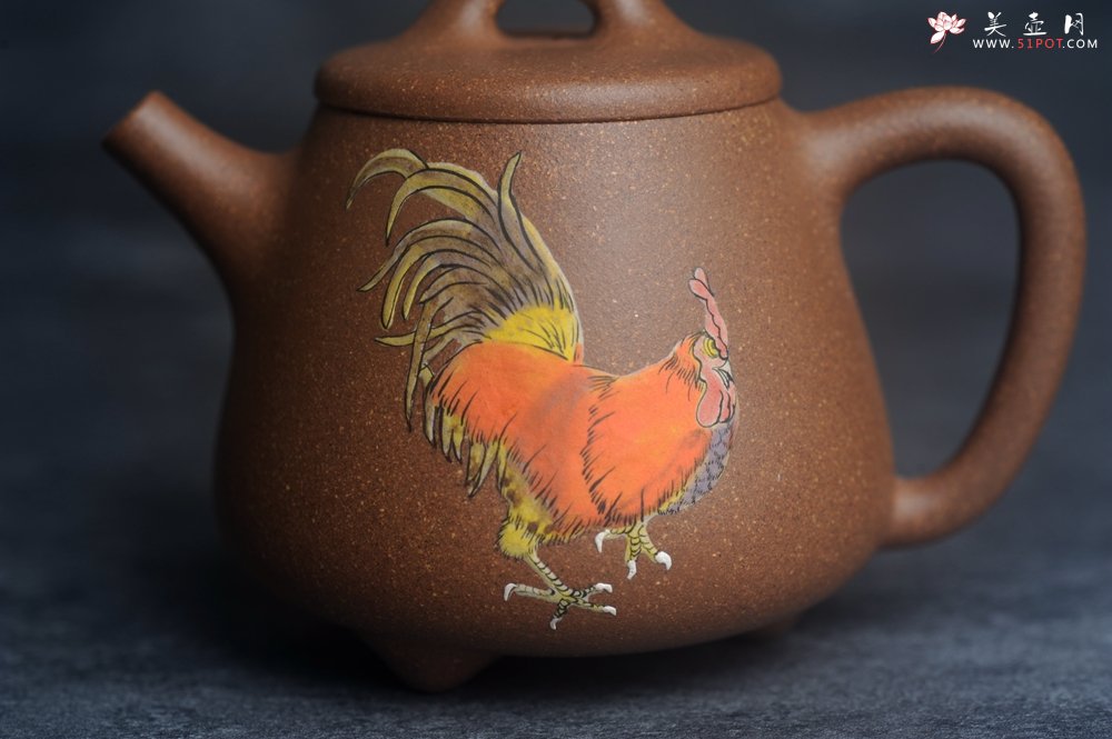 紫砂壶图片：美壶特惠 潜力股王静然 精致老段泥高石瓢 泥绘大公鸡 特吉利文气 - 宜兴紫砂壶网