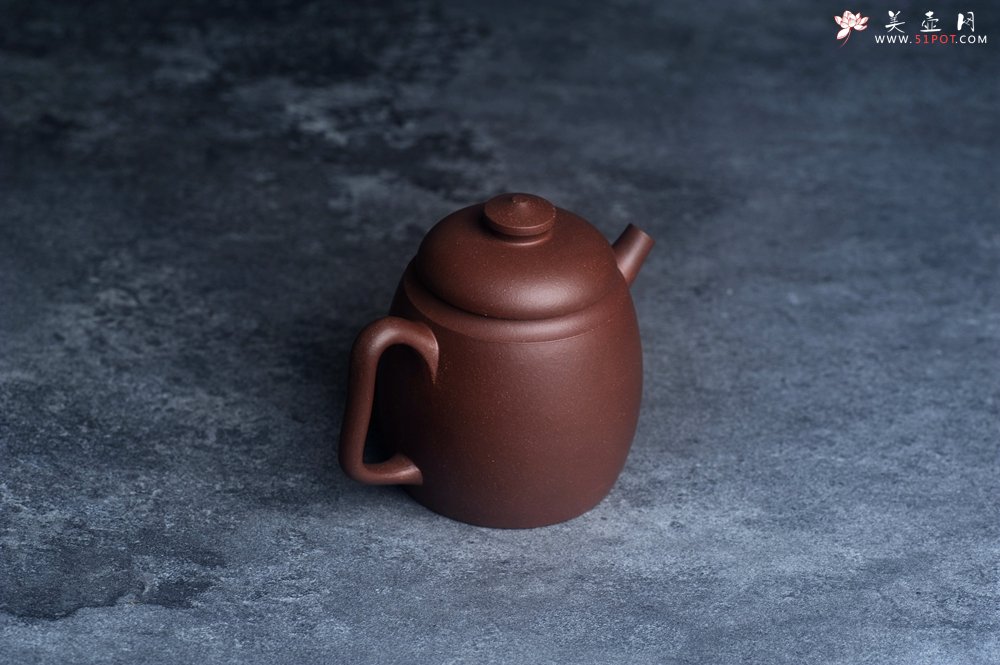 紫砂壶图片：美壶特惠 精致黑星红拼紫泥（家藏限量）高帽巨轮壶 球孔出水爽利 茶人醉爱 - 宜兴紫砂壶网