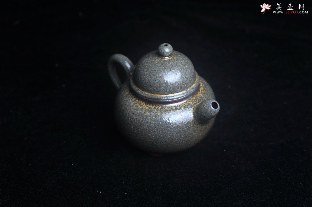 紫砂壶图片：美壶特惠 精致柴烧三足鼎壶 柴烧之佳品 - 宜兴紫砂壶网