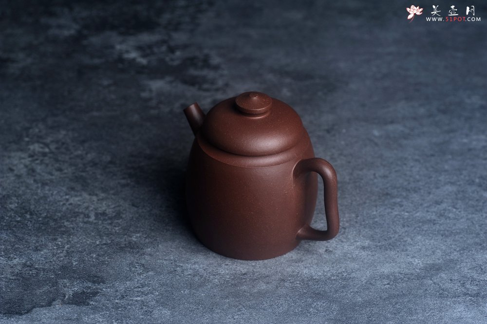 紫砂壶图片：美壶特惠 精致黑星红拼紫泥（家藏限量）高帽巨轮壶 球孔出水爽利 茶人醉爱 - 宜兴紫砂壶网