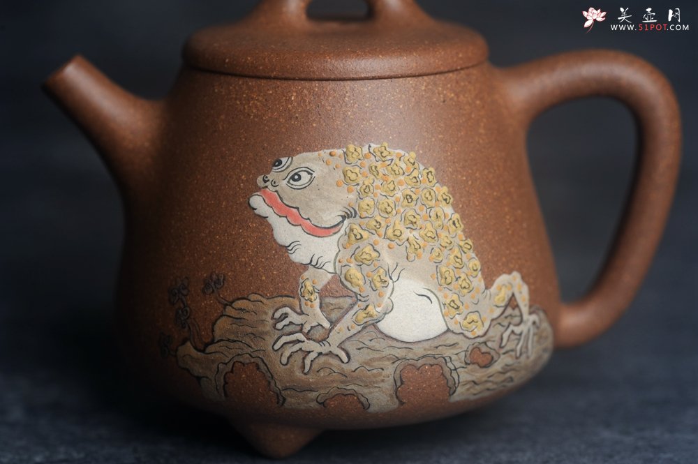 紫砂壶图片：美壶特惠 潜力股王静然 精致老段泥高石瓢 泥绘金蟾 特文气 - 宜兴紫砂壶网