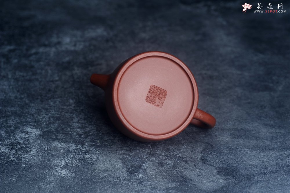 紫砂壶图片：油润老清水泥全手工小品德中壶 特实用文气 - 宜兴紫砂壶网