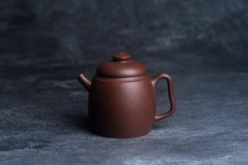 紫砂壶图片：美壶特惠 精致黑星红拼紫泥（家藏限量）高帽巨轮壶 球孔出水爽利 茶人醉爱 - 宜兴紫砂壶网