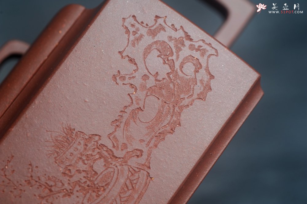 紫砂壶图片：全手工优质底槽清精致亚明四方壶 装饰清供图 特文气 - 宜兴紫砂壶网