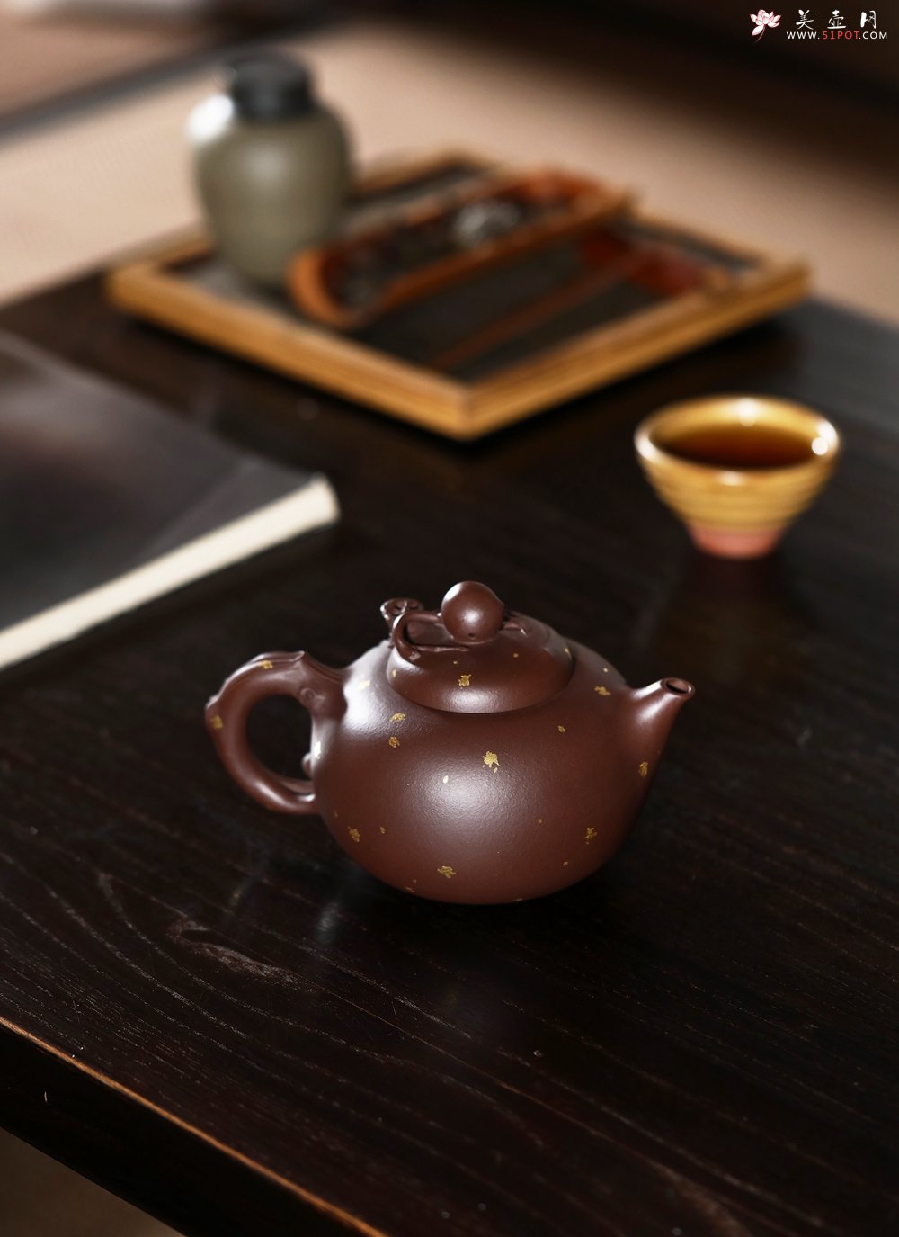 紫砂壶图片：潜力股周学学全手工洒金工艺特好文革紫泥精制寿桃壶 特费工 - 宜兴紫砂壶网