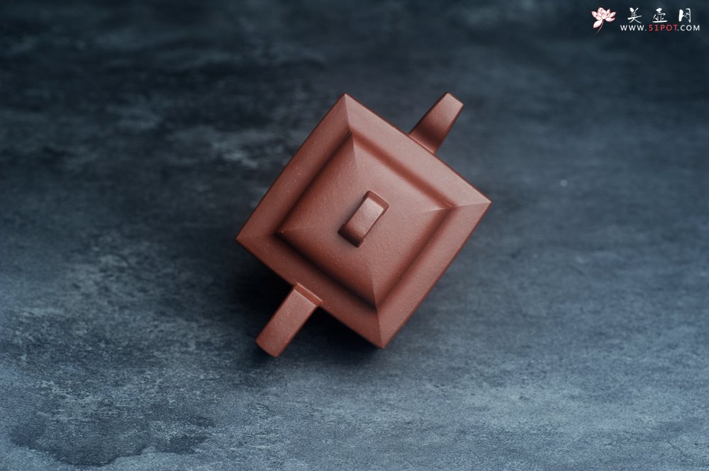 紫砂壶图片：全手工优质紫红泥精致亚明四方壶 装饰枯枝鸟图 特文气 - 宜兴紫砂壶网