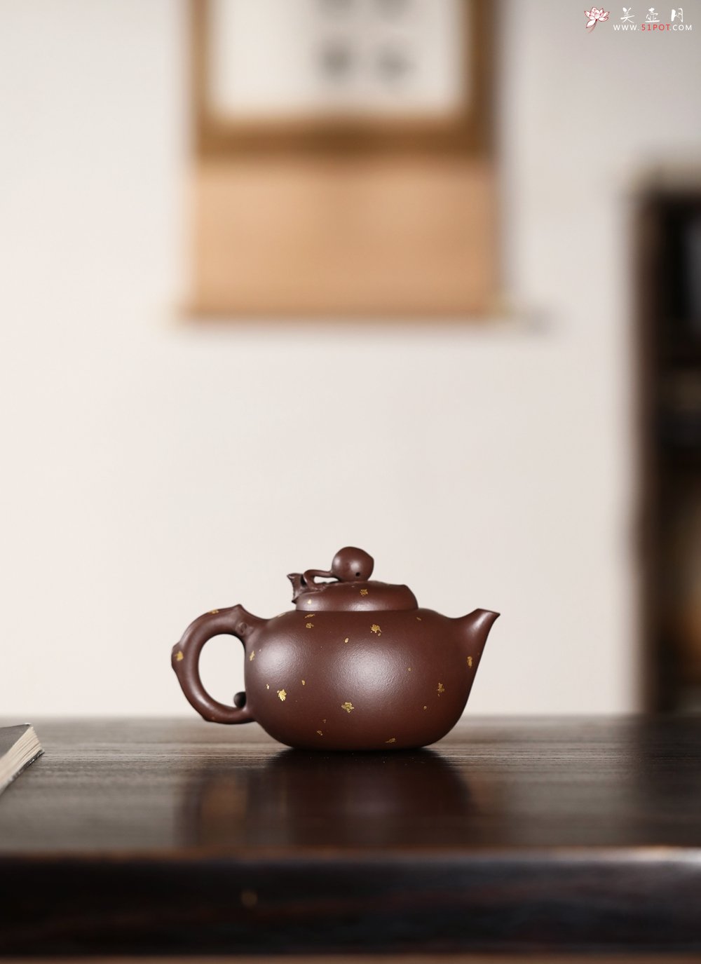 紫砂壶图片：潜力股周学学全手工洒金工艺特好文革紫泥精制寿桃壶 特费工 - 宜兴紫砂壶网