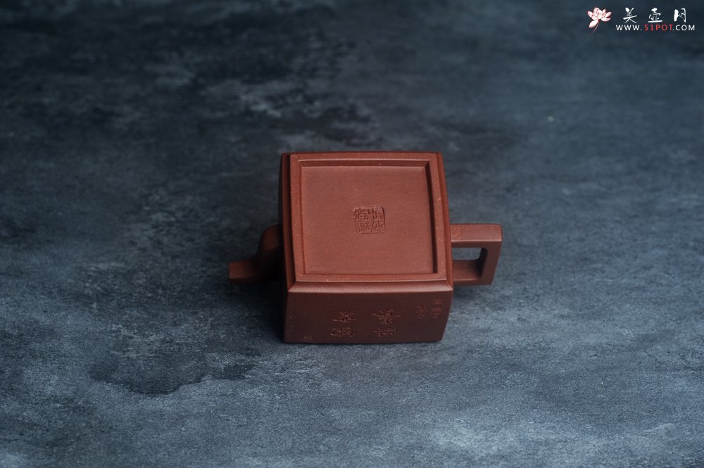 紫砂壶图片：全手工优质底槽清精致亚明四方壶 装饰清供图 特文气 - 宜兴紫砂壶网