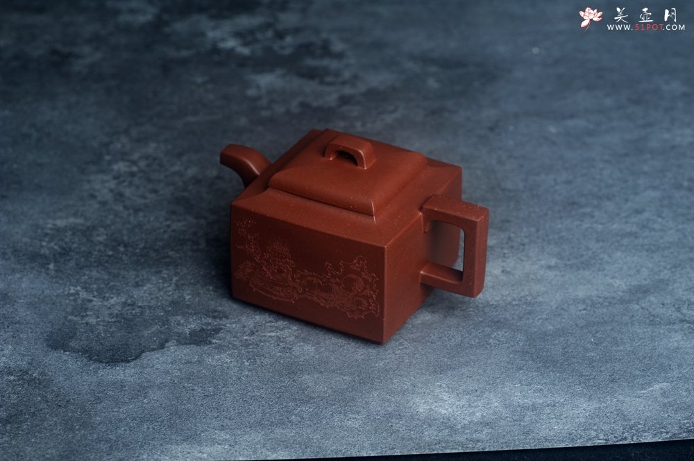 紫砂壶图片：全手工优质底槽清精致亚明四方壶 装饰清供图 特文气 - 宜兴紫砂壶网