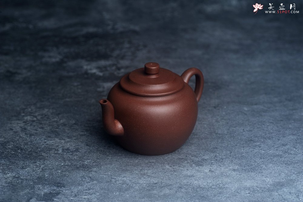 紫砂壶图片：美壶特惠 精致黑星红拼紫泥（家藏限量）平盖莲子壶 球孔出水爽利 茶人醉爱 - 宜兴紫砂壶网