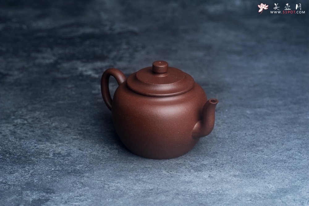紫砂壶图片：美壶特惠 精致黑星红拼紫泥（家藏限量）平盖莲子壶 球孔出水爽利 茶人醉爱 - 宜兴紫砂壶网