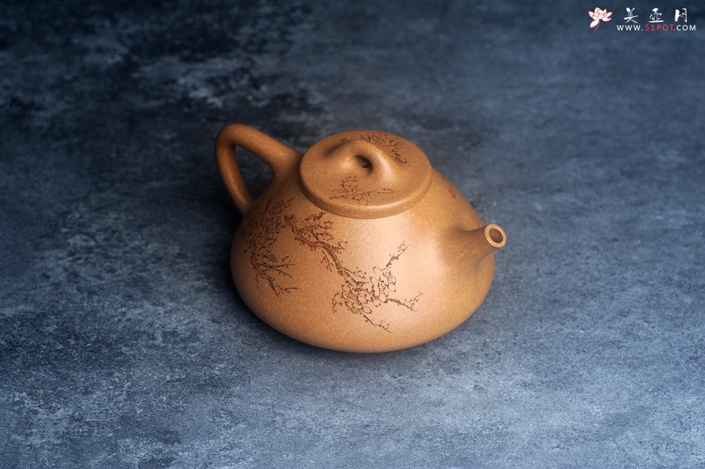 紫砂壶图片：美壶特惠 特好老黄段泥精致子冶石瓢壶 通景装饰梅花 特文气 - 宜兴紫砂壶网