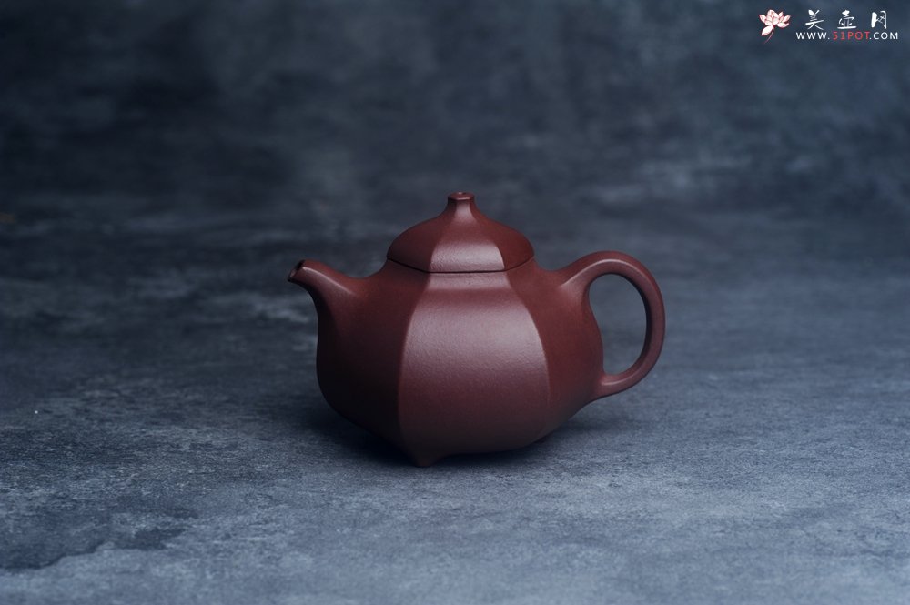 紫砂壶图片：美壶特惠 潜力股凌晨老师 精致全手工枣红泥六方乳鼎茶壶 - 宜兴紫砂壶网