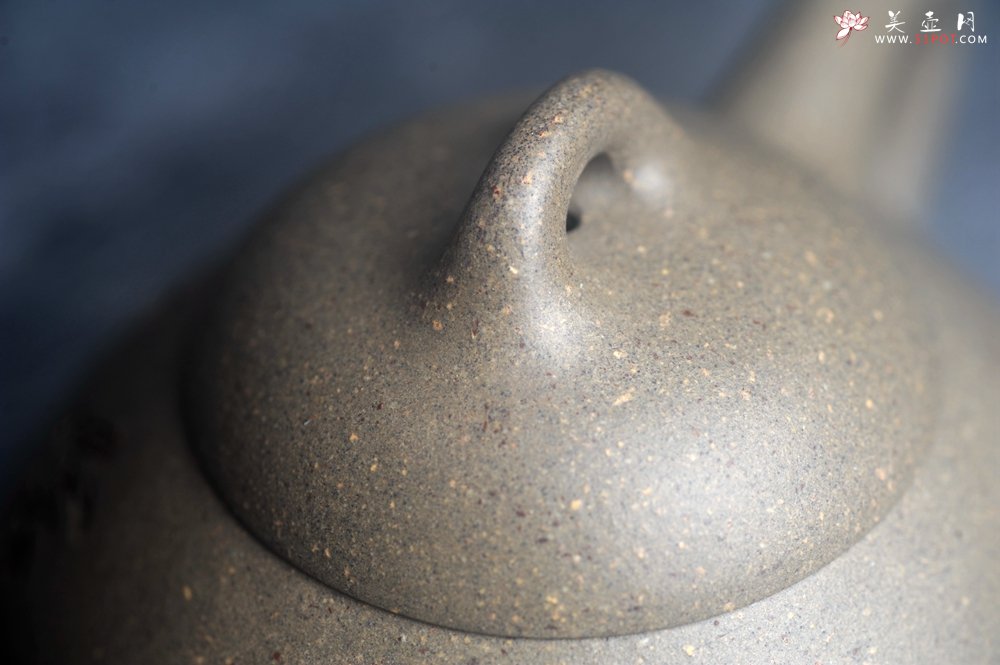 紫砂壶图片：美壶特惠 美壶网特供限量极品高温四号井老青段 精工乳瓢茶壶 装饰人物 特文气 - 宜兴紫砂壶网