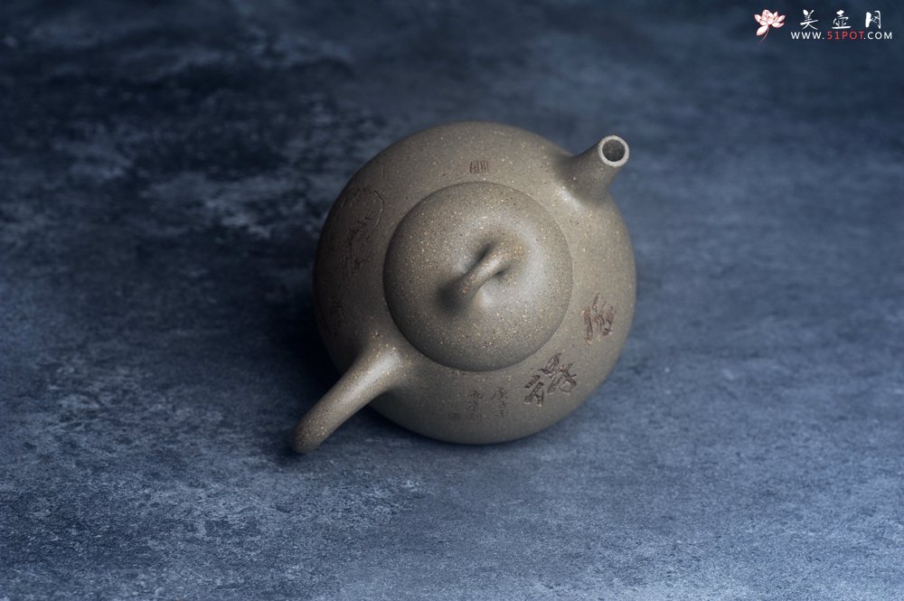 紫砂壶图片：美壶特惠 美壶网特供限量极品高温四号井老青段 精工乳瓢茶壶 装饰人物 特文气 - 宜兴紫砂壶网