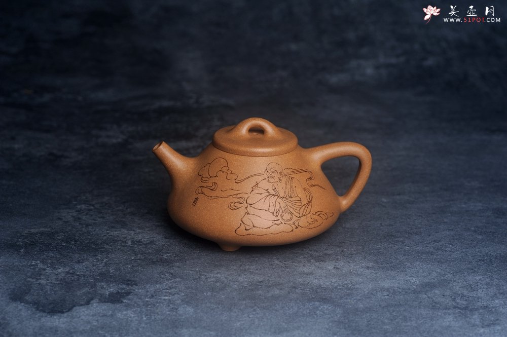紫砂壶图片：美壶特惠 特好老黄段泥精致子冶石瓢壶 咫尺天涯共月明 - 宜兴紫砂壶网