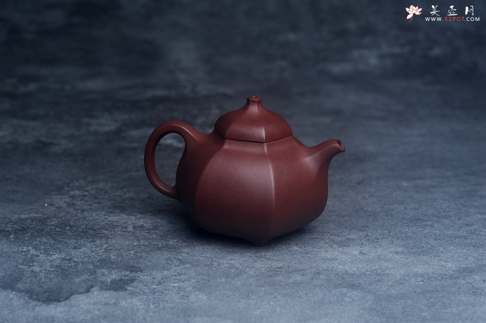 紫砂壶图片：美壶特惠 潜力股凌晨老师 精致全手工枣红泥六方乳鼎茶壶 - 宜兴紫砂壶网