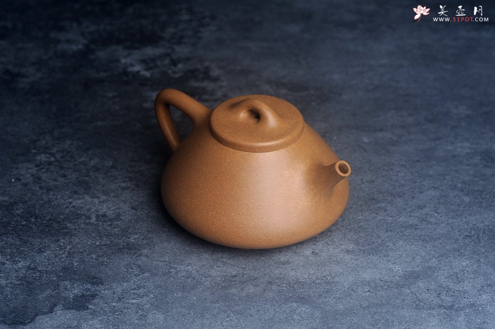 紫砂壶图片：美壶特惠 特好老黄段泥精致子冶石瓢壶 - 宜兴紫砂壶网