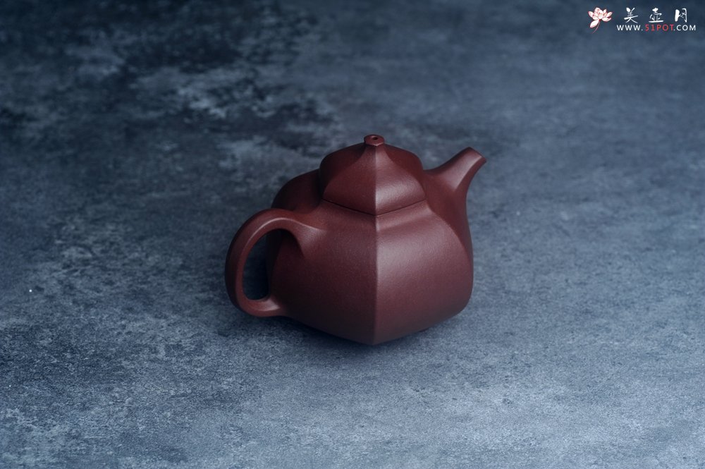 紫砂壶图片：美壶特惠 潜力股凌晨老师 精致全手工枣红泥六方乳鼎茶壶 - 宜兴紫砂壶网