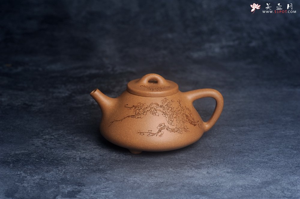 紫砂壶图片：美壶特惠 特好老黄段泥精致子冶石瓢壶 通景装饰梅花 特文气 - 宜兴紫砂壶网