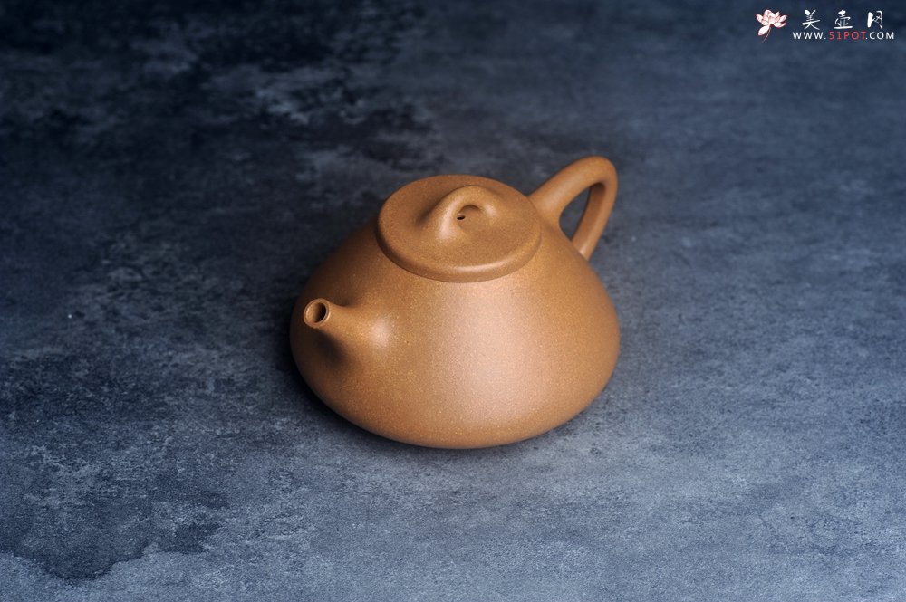 紫砂壶图片：美壶特惠 特好老黄段泥精致子冶石瓢壶 - 宜兴紫砂壶网
