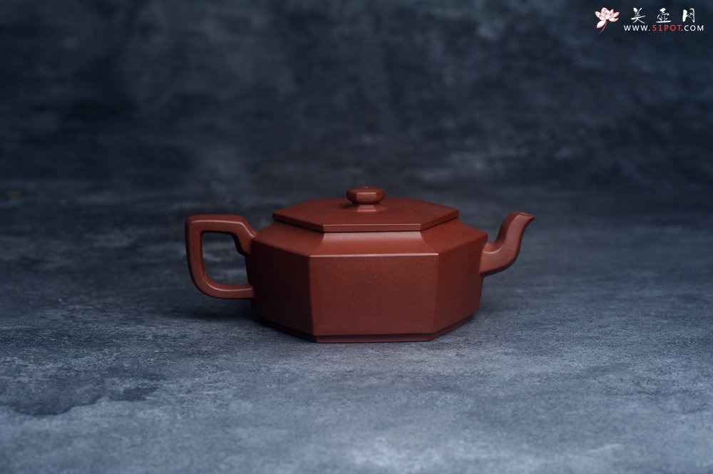 紫砂壶图片：美壶特惠 潜力股凌晨老师 精致全手工中槽清六方云台壶 - 宜兴紫砂壶网