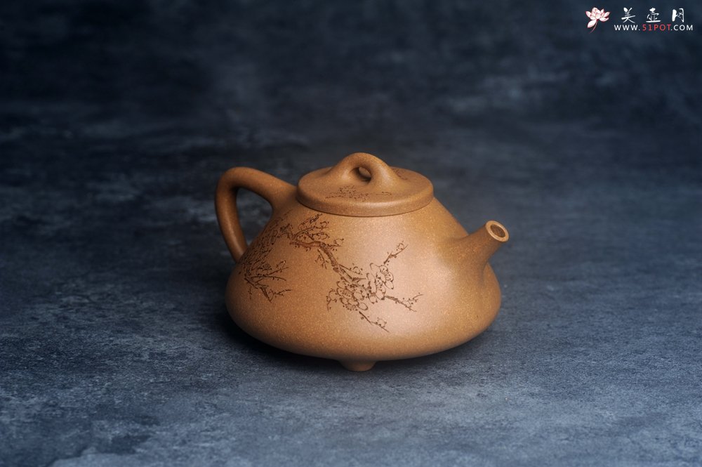 紫砂壶图片：美壶特惠 特好老黄段泥精致子冶石瓢壶 通景装饰梅花 特文气 - 宜兴紫砂壶网